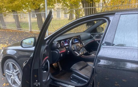 Mercedes-Benz E-Класс, 2018 год, 2 250 000 рублей, 15 фотография