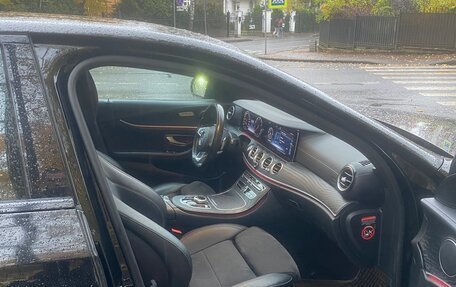 Mercedes-Benz E-Класс, 2018 год, 2 250 000 рублей, 12 фотография