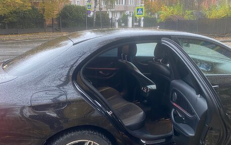 Mercedes-Benz E-Класс, 2018 год, 2 250 000 рублей, 13 фотография