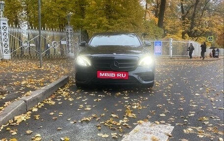 Mercedes-Benz E-Класс, 2018 год, 2 250 000 рублей, 21 фотография