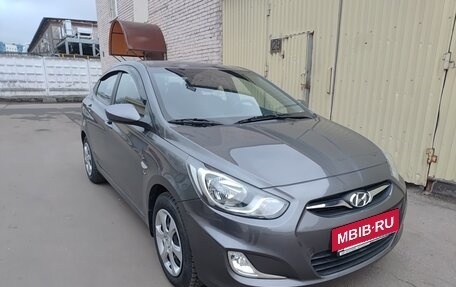 Hyundai Solaris II рестайлинг, 2012 год, 1 100 000 рублей, 4 фотография
