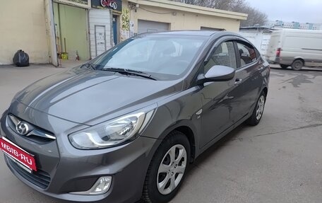 Hyundai Solaris II рестайлинг, 2012 год, 1 100 000 рублей, 3 фотография