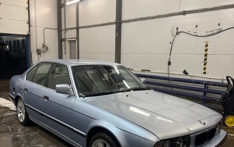 BMW 5 серия, 1991 год, 320 000 рублей, 1 фотография