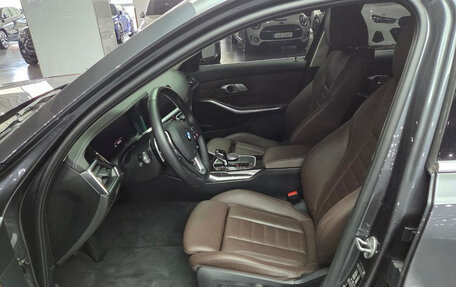 BMW 3 серия, 2021 год, 3 790 000 рублей, 10 фотография