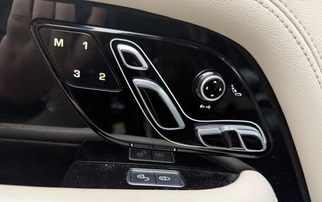 Land Rover Range Rover IV рестайлинг, 2018 год, 5 500 000 рублей, 11 фотография