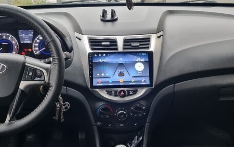 Hyundai Solaris II рестайлинг, 2012 год, 530 000 рублей, 2 фотография