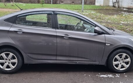 Hyundai Solaris II рестайлинг, 2012 год, 530 000 рублей, 3 фотография