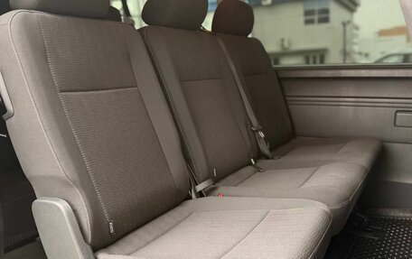 Volkswagen Caravelle T6 рестайлинг, 2017 год, 2 980 000 рублей, 14 фотография