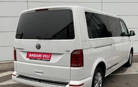 Volkswagen Caravelle T6 рестайлинг, 2017 год, 2 980 000 рублей, 6 фотография