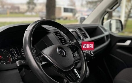 Volkswagen Caravelle T6 рестайлинг, 2017 год, 2 980 000 рублей, 9 фотография