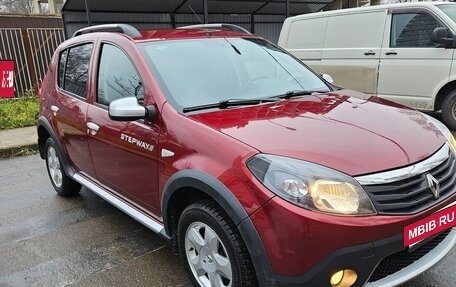 Renault Sandero I, 2013 год, 900 000 рублей, 3 фотография