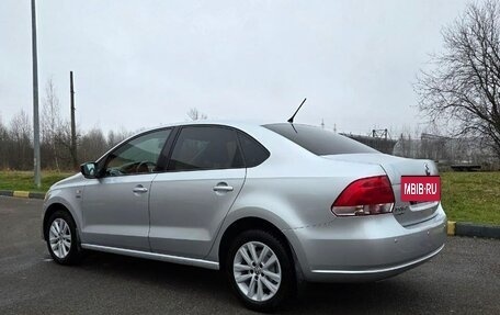 Volkswagen Polo VI (EU Market), 2013 год, 800 000 рублей, 2 фотография