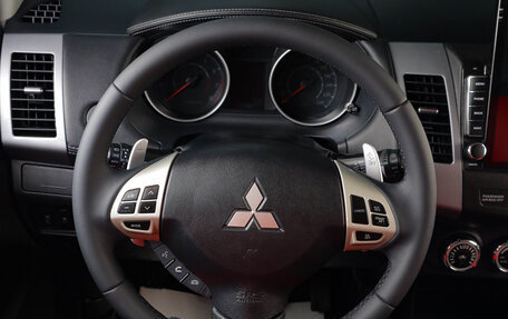 Mitsubishi Outlander III рестайлинг 3, 2011 год, 1 159 000 рублей, 15 фотография