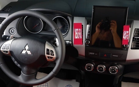 Mitsubishi Outlander III рестайлинг 3, 2011 год, 1 159 000 рублей, 12 фотография