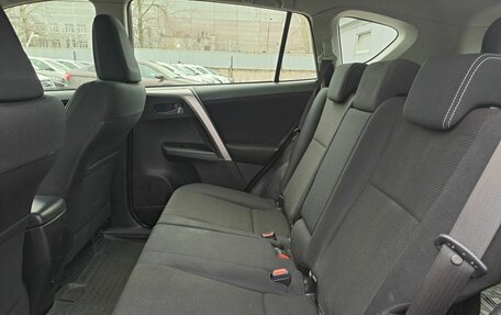 Toyota RAV4, 2015 год, 2 019 000 рублей, 15 фотография