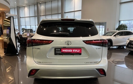 Toyota Highlander, 2025 год, 5 999 000 рублей, 6 фотография