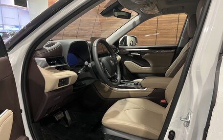 Toyota Highlander, 2025 год, 5 999 000 рублей, 16 фотография