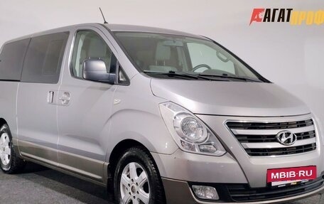 Hyundai H-1 II рестайлинг, 2013 год, 1 770 000 рублей, 3 фотография
