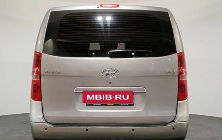 Hyundai H-1 II рестайлинг, 2013 год, 1 770 000 рублей, 5 фотография