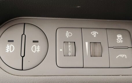 Hyundai H-1 II рестайлинг, 2013 год, 1 770 000 рублей, 14 фотография