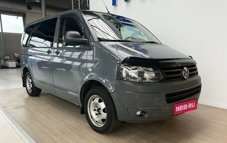 Volkswagen Caravelle T5, 2011 год, 1 490 000 рублей, 3 фотография