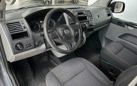 Volkswagen Caravelle T5, 2011 год, 1 490 000 рублей, 10 фотография