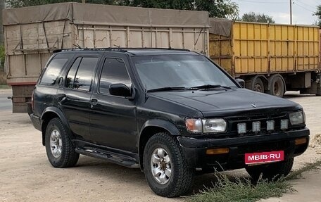 Nissan Pathfinder, 1996 год, 400 000 рублей, 1 фотография
