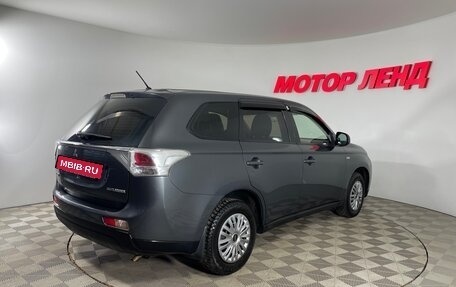 Mitsubishi Outlander III рестайлинг 3, 2014 год, 1 399 000 рублей, 4 фотография