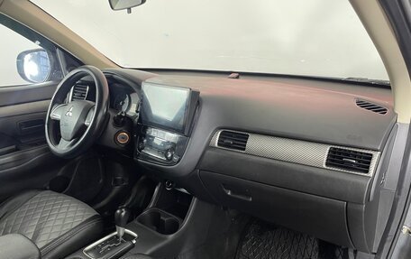 Mitsubishi Outlander III рестайлинг 3, 2014 год, 1 399 000 рублей, 9 фотография