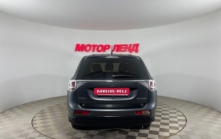 Mitsubishi Outlander III рестайлинг 3, 2014 год, 1 399 000 рублей, 5 фотография
