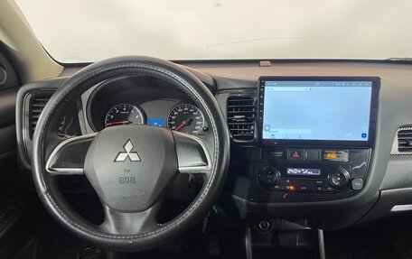 Mitsubishi Outlander III рестайлинг 3, 2014 год, 1 399 000 рублей, 12 фотография