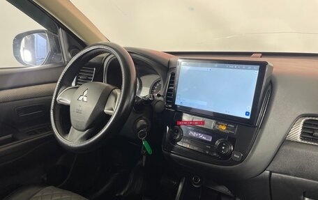 Mitsubishi Outlander III рестайлинг 3, 2014 год, 1 399 000 рублей, 13 фотография