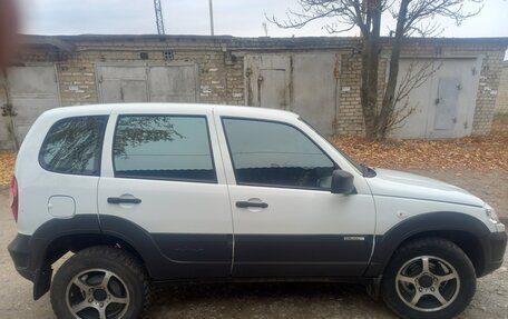 Chevrolet Niva I рестайлинг, 2016 год, 720 000 рублей, 2 фотография
