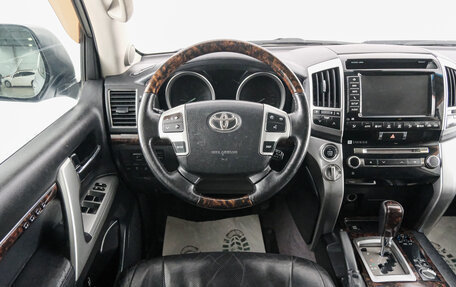 Toyota Land Cruiser 200, 2013 год, 3 499 000 рублей, 15 фотография