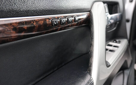 Toyota Land Cruiser 200, 2013 год, 3 499 000 рублей, 23 фотография