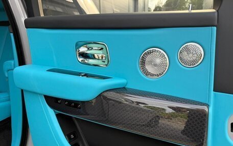 Rolls-Royce Cullinan, 2025 год, 63 000 000 рублей, 17 фотография