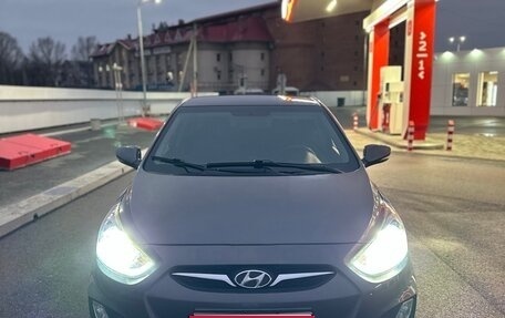 Hyundai Solaris II рестайлинг, 2011 год, 650 000 рублей, 1 фотография