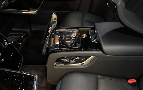 Rolls-Royce Phantom VIII, 2024 год, 55 000 000 рублей, 28 фотография