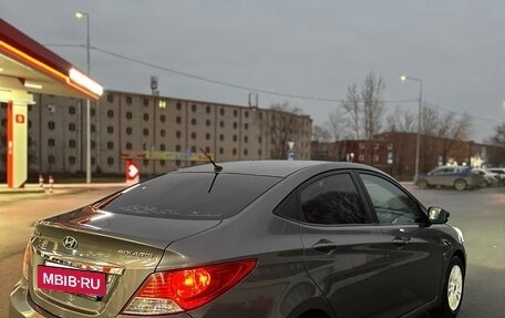 Hyundai Solaris II рестайлинг, 2011 год, 650 000 рублей, 3 фотография