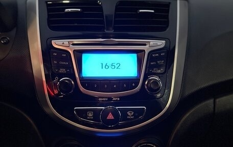 Hyundai Solaris II рестайлинг, 2011 год, 650 000 рублей, 20 фотография