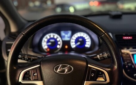 Hyundai Solaris II рестайлинг, 2011 год, 650 000 рублей, 22 фотография