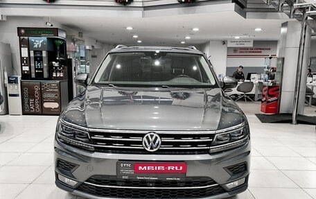 Volkswagen Tiguan II, 2020 год, 2 680 000 рублей, 6 фотография