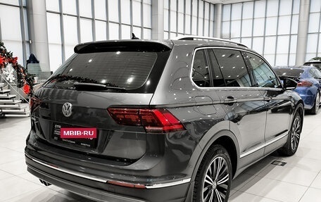 Volkswagen Tiguan II, 2020 год, 2 680 000 рублей, 9 фотография