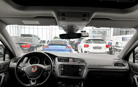Volkswagen Tiguan II, 2020 год, 2 680 000 рублей, 18 фотография