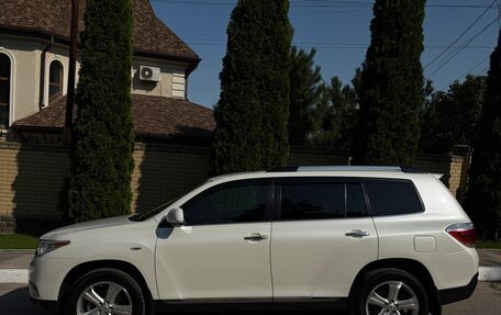 Toyota Highlander III, 2013 год, 2 350 000 рублей, 9 фотография