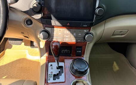 Toyota Highlander III, 2013 год, 2 350 000 рублей, 12 фотография