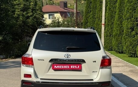 Toyota Highlander III, 2013 год, 2 350 000 рублей, 3 фотография