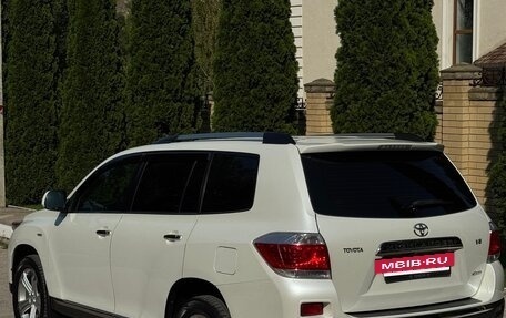 Toyota Highlander III, 2013 год, 2 350 000 рублей, 8 фотография