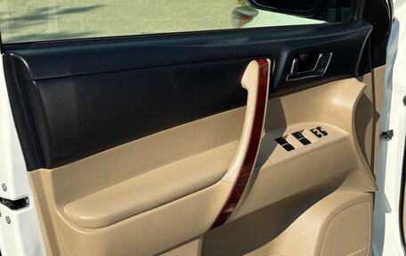 Toyota Highlander III, 2013 год, 2 350 000 рублей, 14 фотография