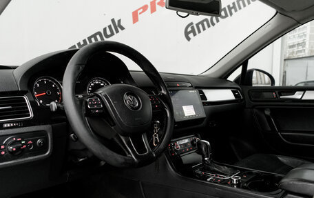 Volkswagen Touareg III, 2011 год, 2 090 000 рублей, 10 фотография